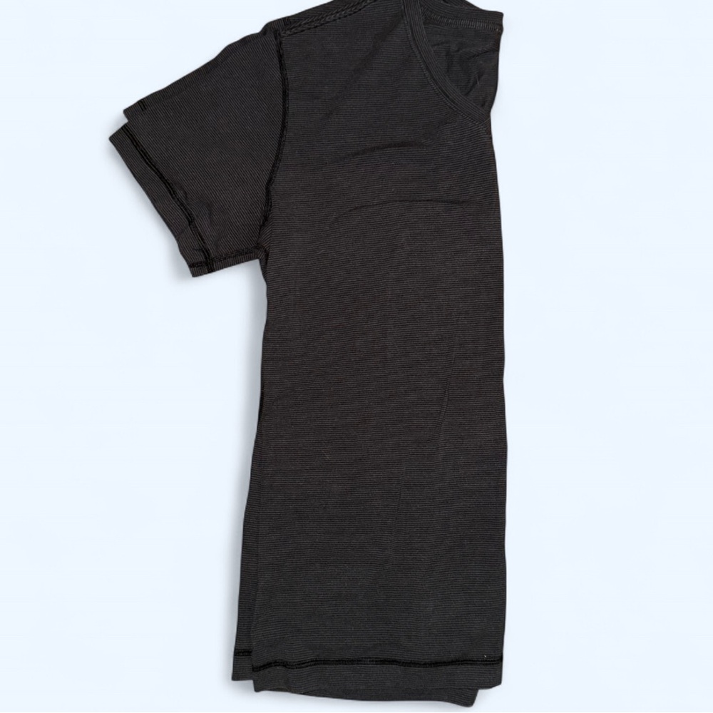 lululemon athletica Gray Short with black striped V-neck short sleeve tee - Picture 5 of 10